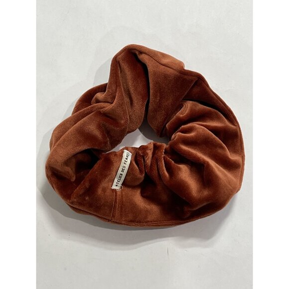 Atelier Des Femmes Velvet Scrunchie in Orange
